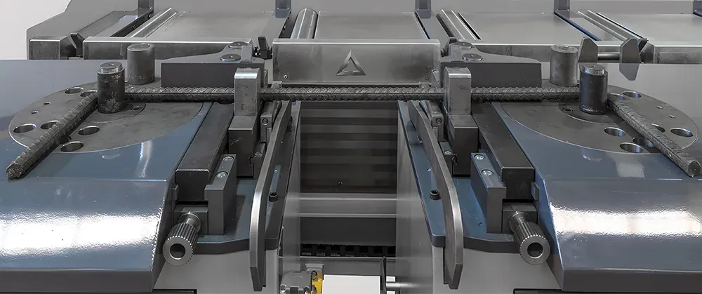 SYNCLONE 45S DB IRON BENDING MACHINE image 3